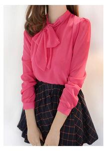 红色雪纺上衣搭配图片,演绎春日浪漫风情搭配指南